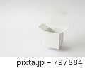 797884