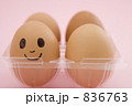 836763
