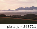843721