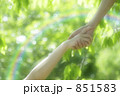 手をつなぐ