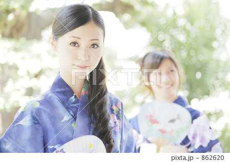 「夏 10代 女性 女の子 人物 」の写真素材 「夏 10代 女性 女の子 人物 」の写真素材