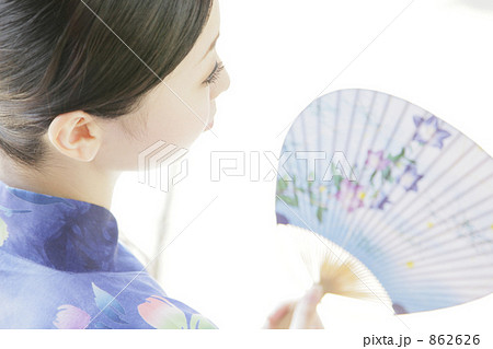 「女の子 若い 日本人 女性 」の写真素材