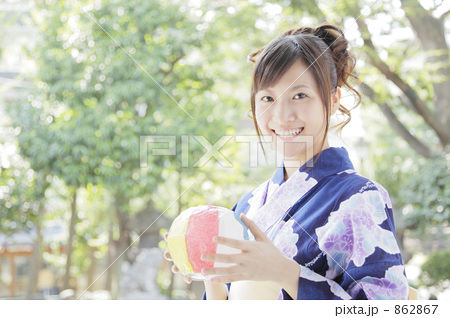 「若い 10代 人物 女性 20代 」の写真素材