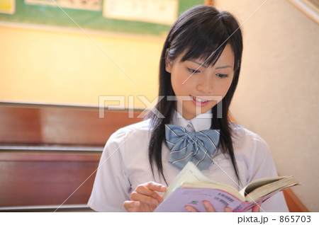 「読書」の写真素材 「読書」の写真素材