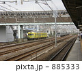 885333