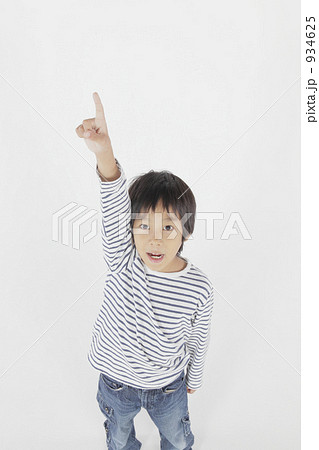 「少年 男の子 人物 小学校低学年 」の写真素材 「少年 男の子 人物 小学校低学年 」の写真素材