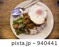 豚挽肉のバジル炒めご飯