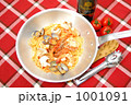 パスタ、ペスカトーレをフライパンからいただく。