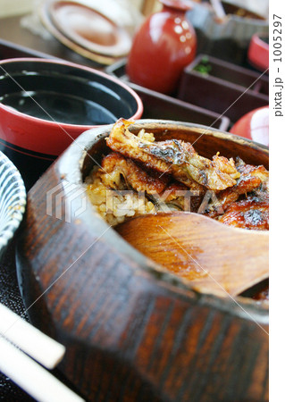 「名古屋名物ひつまぶしをいただきます!」の写真素材 「名古屋名物ひつまぶしをいただきます!」の写真素材