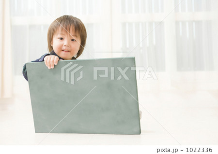 「こども 少年 男の子 人物 」の写真素材 「こども 少年 男の子 人物 」の写真素材