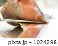 1024298