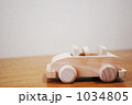 おもちゃの車