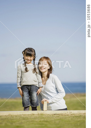 「母娘 ファミリー 家族 」の写真素材