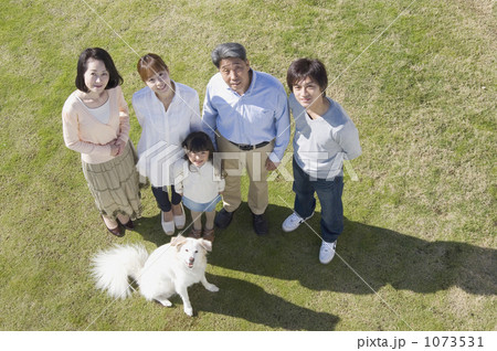 「親子 家族 人物 三世代 」の写真素材 「親子 家族 人物 三世代 」の写真素材
