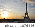 1076446