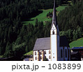 1083899