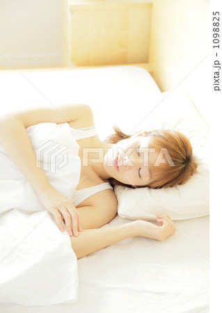 睡眠 女性 人物