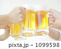 ビール 乾杯 ジョッキ