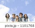 1101768