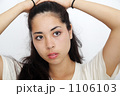 1106103