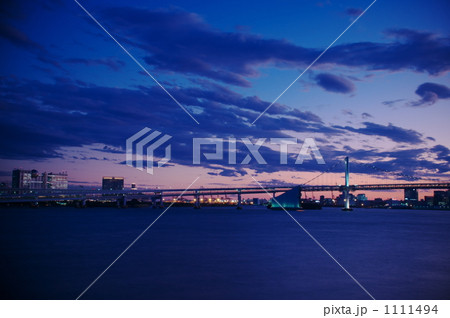 「東京湾 夕景 海 空 青色 」の写真素材 「東京湾 夕景 海 空 青色 」の写真素材