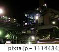 夜の工場