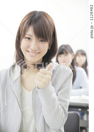 「女性 学習 教育 受験 学生 」の写真素材 「女性 学習 教育 受験 学生 」の写真素材