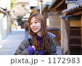 京都観光する女性
