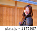 京都観光する女性