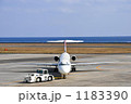 プッシュバックを受ける飛行機