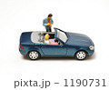 休日はカップルで車でドライブ。