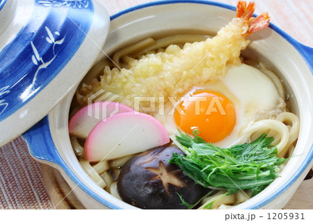 「あつあつ鍋焼きうどん」の写真素材 「あつあつ鍋焼きうどん」の写真素材