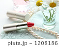 口紅とネックレス
