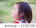 泣いて