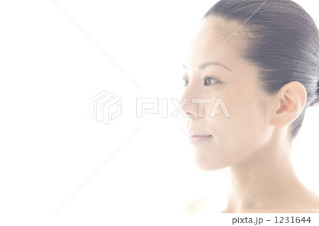「顔 女性 人物 美容 ビューティー 」の写真素材 「顔 女性 人物 美容 ビューティー 」の写真素材