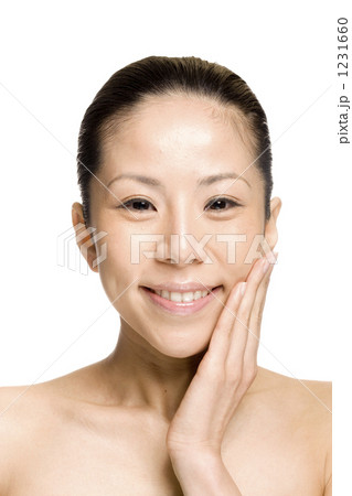 「顔 女性 人物 美容 ビューティー 」の写真素材 「顔 女性 人物 美容 ビューティー 」の写真素材