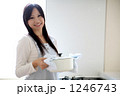 料理をする主婦