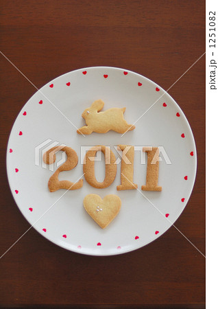 「2011 うさぎ クッキー ハート 」の写真素材