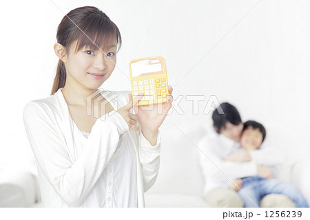 「男の子 母 父 息子 家族 」の写真素材 「男の子 母 父 息子 家族 」の写真素材