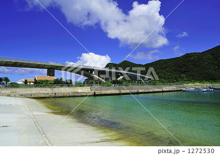 「海 阿嘉大橋 橋 ビーチ 」の写真素材