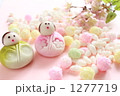雛あられと和菓子の雛人形
