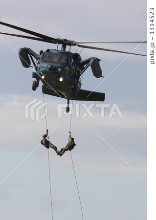 ヘリコプター UH-60J 青空