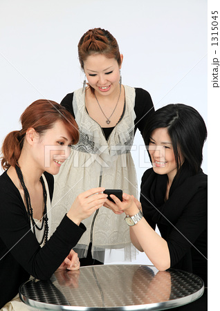 「ガールズトーク」の写真素材 「ガールズトーク」の写真素材