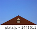 小窓と屋根のある空イメージ（横）