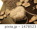 指輪と花びら