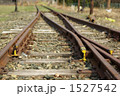 1527542