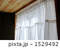 1529492