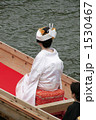 潮来花嫁さんろ舟シーン後ろ姿アップ