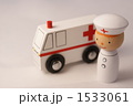 救急車と看護士