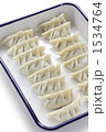 生の餃子